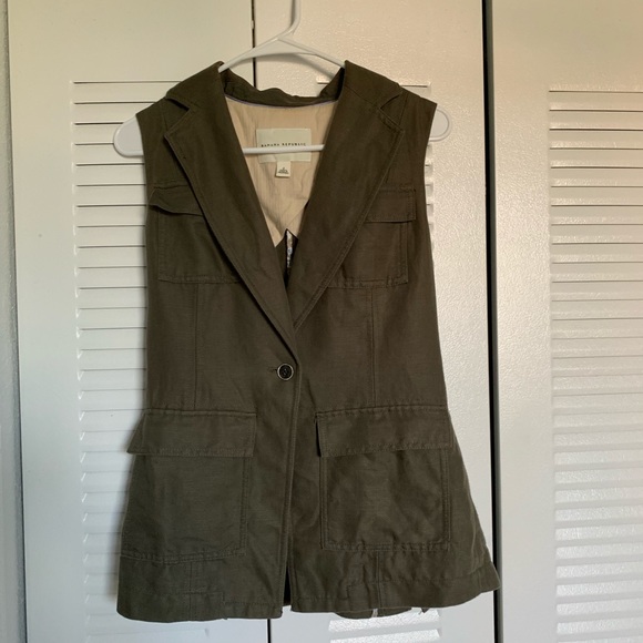 Banana Republic Jackets & Blazers - Banana Republic Vest